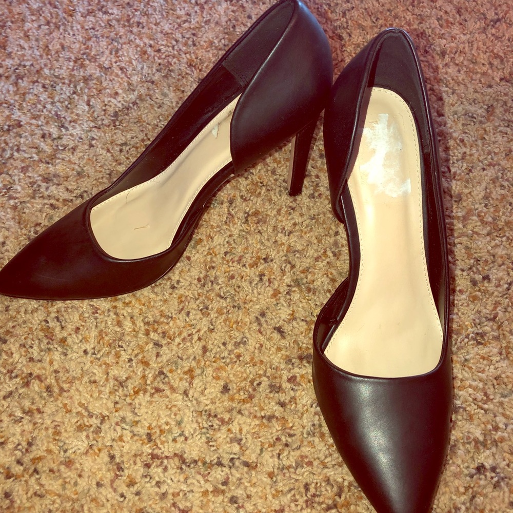 Black pump heels